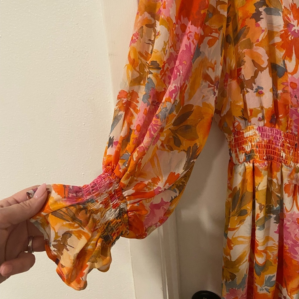 Vince Camuto EUC size 1X floral smocked split neck tiered maxi dress - Picture 9 of 11